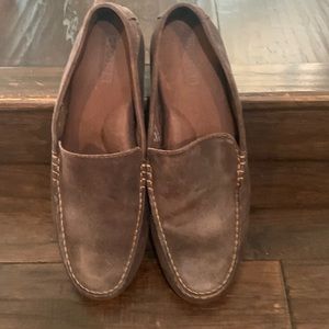 Born size 9 brown leather loafer.